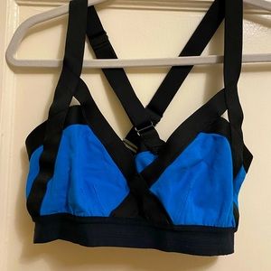 Community sports bra by Aritzia